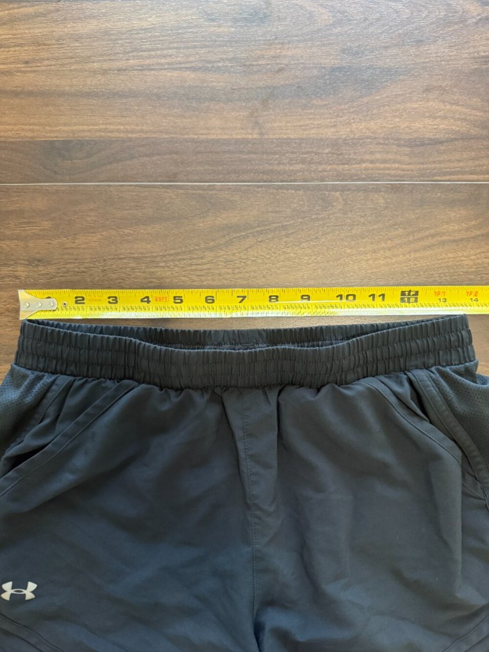 Under Armour Women's Athletic Shorts SM - Picture 7 of 12